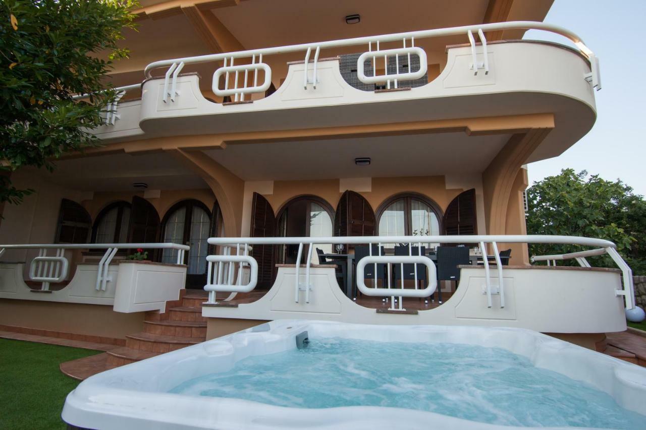 Villa Royale Krk คิร์ก ภายนอก รูปภาพ