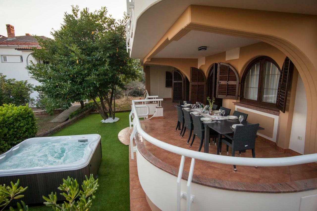 Villa Royale Krk คิร์ก ภายนอก รูปภาพ